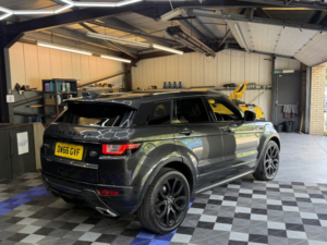 2017 Land Rover Range Rover Evoque 2.0 Td4 Hse Dynamic Lux in Grey — image 4