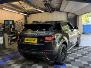 2017 Land Rover Range Rover Evoque 2.0 Td4 Hse Dynamic Lux in Grey — image 5