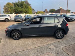 2017 Volkswagen Golf 1.6 Tdi Bluemotion Tech Se Nav Hatchback 5dr Diesel Manual Euro 6 (s/s) (115 Ps) in Grey — image 4