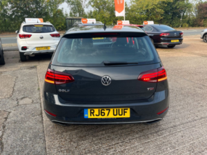 2017 Volkswagen Golf 1.6 Tdi Bluemotion Tech Se Nav Hatchback 5dr Diesel Manual Euro 6 (s/s) (115 Ps) in Grey — image 6