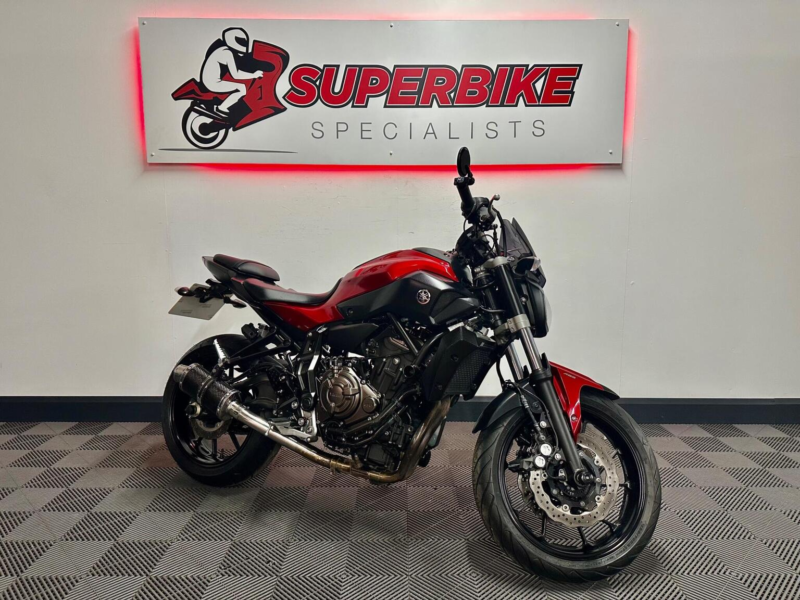 2015 Yamaha Mt-07 700 Abs in Red — image 1