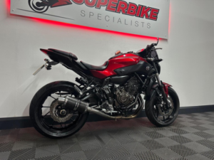 2015 Yamaha Mt-07 700 Abs in Red — image 5