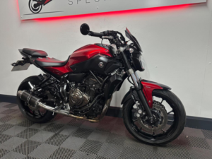 2015 Yamaha Mt-07 700 Abs in Red — image 6