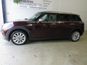 2016 MINI Clubman 1.5 Cooper Auto Euro 6 (s/s) 6dr in Red — image 3