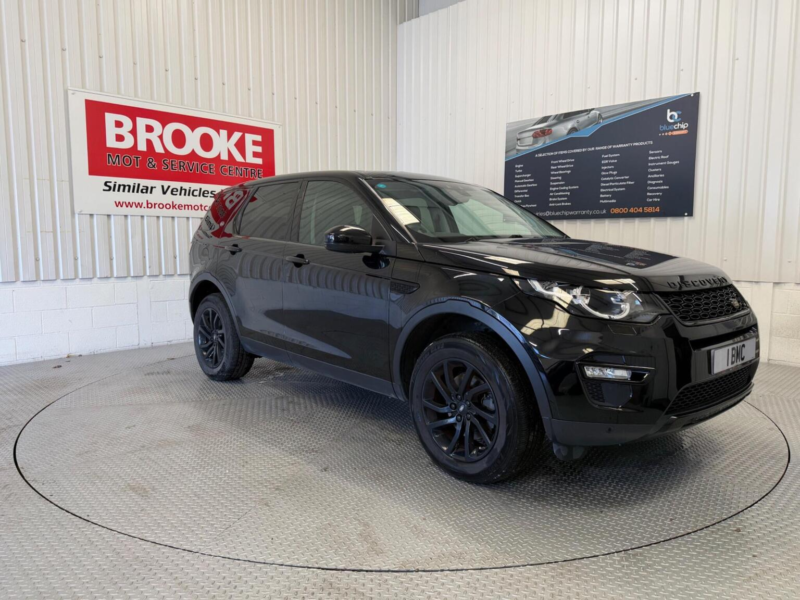 2018 Land Rover Discovery Sport 2.0 Td4 Se Tech Auto 4WD Euro 6 (s/s) 5dr in Black — image 1