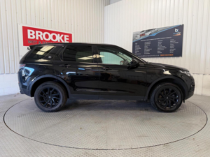 2018 Land Rover Discovery Sport 2.0 Td4 Se Tech Auto 4WD Euro 6 (s/s) 5dr in Black — image 3