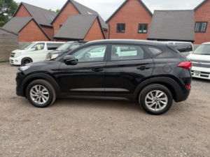 2017 Hyundai Tucson 1.7 Crdi Blue Drive Se Nav SUV 5dr Diesel Manual Euro 6 (s/s) (116 Ps) in Black — image 6