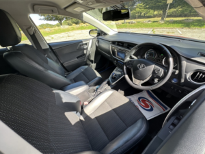2014 Toyota Auris 1.8 Vvti Hybrid Excel 5dr CVT Auto, Red, Petrol + Great History in Red — image 4