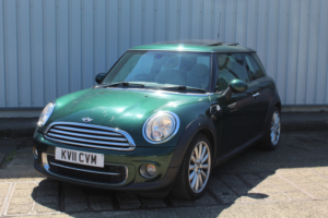 2011 MINI Hatch 1.6 Cooper D Hatch in Green — image 3