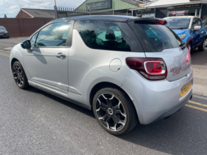 2015 Ds Automobiles Ds 3 1.2 Puretech Dstyle Hatchback 3dr Petrol Manual Euro 6 (s/s) (110 Ps) in Silver — image 5