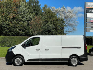 2015 Vauxhall Vivaro 1.6 Cdti 2900 L2 H1 Euro 5 5dr in White — image 4