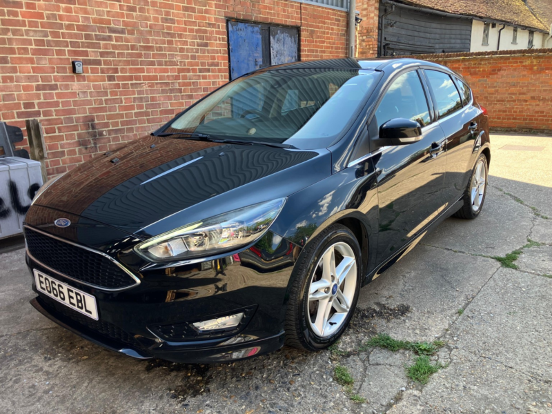 2016 Ford Focus 1.0 T Ecoboost Zetec S in Black — image 1