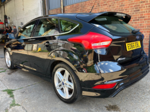 2016 Ford Focus 1.0 T Ecoboost Zetec S in Black — image 5