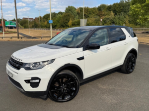 2017 Land Rover Discovery Sport 2.0 Td4 Hse Black Auto 4WD Euro 6 (s/s) 5dr in White — image 3
