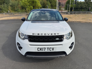 2017 Land Rover Discovery Sport 2.0 Td4 Hse Black Auto 4WD Euro 6 (s/s) 5dr in White — image 5