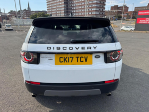 2017 Land Rover Discovery Sport 2.0 Td4 Hse Black Auto 4WD Euro 6 (s/s) 5dr in White — image 6