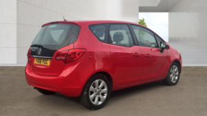 2016 Vauxhall Meriva 1.4i Life MPV 5dr Petrol Manual Euro 6 (100 Ps) in Red — image 4