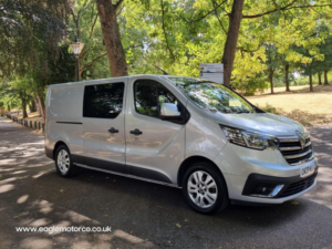 2022 Renault Trafic 2.0 Dci Blue Ll30 Sport Crew Van L2 H1 Euro 6 (s/s) 6dr in Grey — image 2
