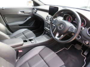 2017 Mercedes-Benz Cla Cla 220d Sport Shooting Brake Estate 7g Automatic * Panoramic Glass Sunroof + Apple Car Play * in Silver — image 5