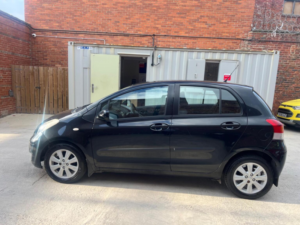2009 Toyota Yaris 1.33 Dual Vvt-I Tr Multimode Euro 4 (s/s) 5dr in Black — image 3