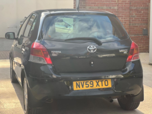 2009 Toyota Yaris 1.33 Dual Vvt-I Tr Multimode Euro 4 (s/s) 5dr in Black — image 4