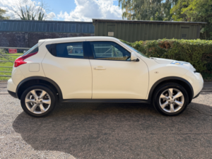 2012 Nissan Juke 1.6 Acenta SUV 5dr Petrol Manual Euro 5 (s/s) (117 Ps) in White — image 2