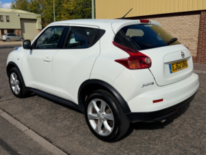 2012 Nissan Juke 1.6 Acenta SUV 5dr Petrol Manual Euro 5 (s/s) (117 Ps) in White — image 5