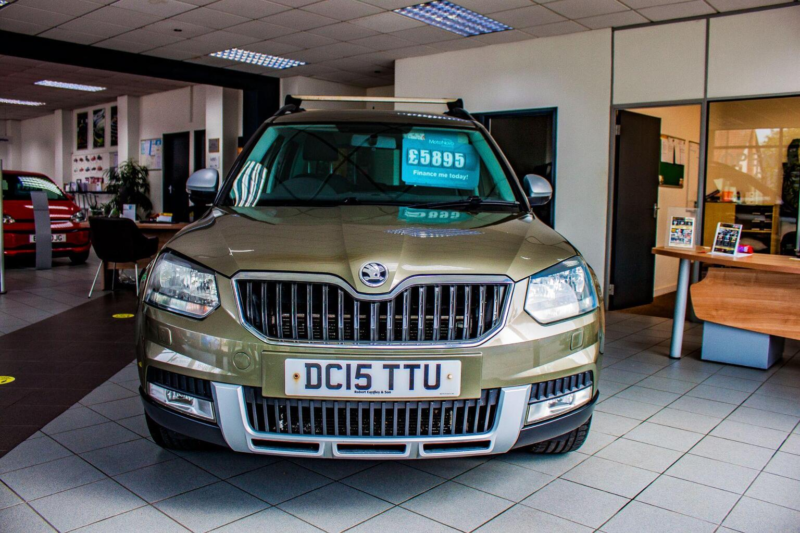 2015 Skoda Yeti 2.0 Tdi Se Outdoor Euro 5 5dr in Green — image 1