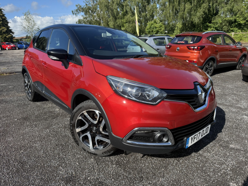 2017 Renault Captur 0.9 Dynamique S Nav Tce 90 in Red — image 1