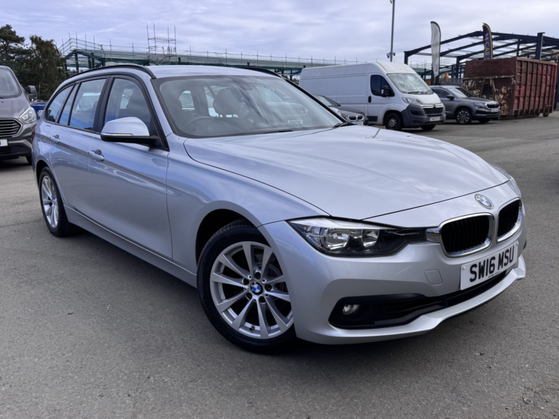 2016 BMW 3 Series 2.0 320i Xdrive Se Touring in Silver — image 1