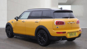2016 MINI Clubman 1.5 Cooper Euro 6 (s/s) 6dr in Orange — image 3