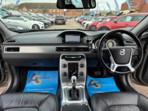 2012 Volvo Xc70 2.4 D5 Se Lux Geartronic AWD Euro 5 5dr in Gold — image 2