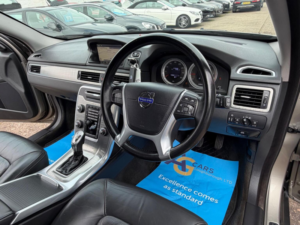 2012 Volvo Xc70 2.4 D5 Se Lux Geartronic AWD Euro 5 5dr in Gold — image 3