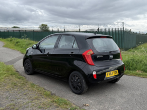 2014 Kia Picanto 1.0 1 Air Hatchback 5dr Petrol Manual Euro 5 (68 Bhp) in Multicolour — image 4