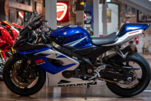2006 Suzuki Gsx-R1000 *iconic K6 Model* in Blue — image 3
