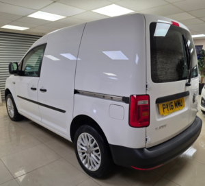 2016 Volkswagen Caddy 1.6 Tdi C20 Startline Temperature Controlled 5dr Diesel Manual L1 H1 (149 G/km, 74 Bhp) in White — image 3