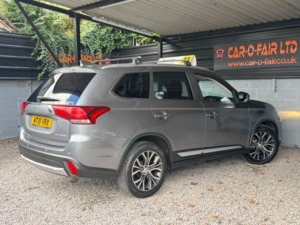 2018 Mitsubishi Outlander 2.2 Di-D 3 in Grey — image 5