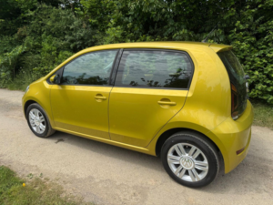 2017 Volkswagen Up! 1.0 Bluemotion Tech High Up! Asg Euro 6 (s/s) 5dr in Gold — image 4