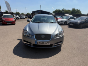 2010 Jaguar Xf 3.0d V6 Premium Luxury Auto Euro 5 4dr in Grey — image 2