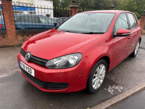 2011 Volkswagen Golf 1.6 Tdi Bluemotion Tech Match Euro 5 (s/s) 5dr in Red — image 2