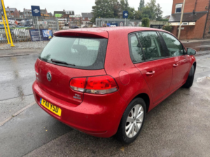 2011 Volkswagen Golf 1.6 Tdi Bluemotion Tech Match Euro 5 (s/s) 5dr in Red — image 3