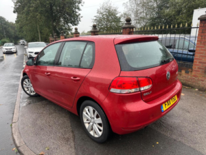 2011 Volkswagen Golf 1.6 Tdi Bluemotion Tech Match Euro 5 (s/s) 5dr in Red — image 4