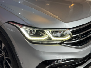 2021 Volkswagen Tiguan 1.5 Tsi R-Line in Silver — image 3