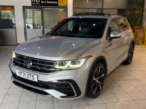 2021 Volkswagen Tiguan 1.5 Tsi R-Line in Silver — image 6