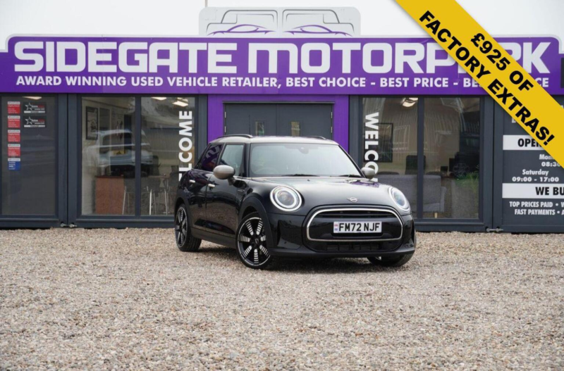 2022 MINI Hatch 1.5 Cooper Exclusive Steptronic Euro 6 (s/s) 5dr in Black — image 1