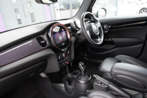 2022 MINI Hatch 1.5 Cooper Exclusive Steptronic Euro 6 (s/s) 5dr in Black — image 3
