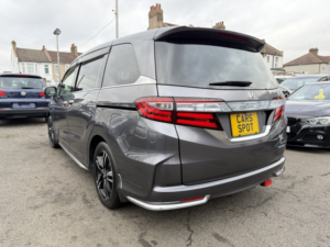 2017 Honda Odyssey 2.0 Hybrid 8 Seats Fresh Import Verified Mile Finance Avb in Grey — image 4