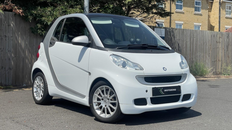 2011 Smart Fortwo 1.0 Mhd Passion in White — image 1