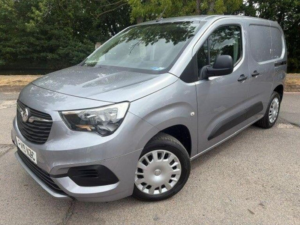 2019 Vauxhall Combo 1.6 Turbo D 2000 Sportive L1 H1 Euro 6 (s/s) 4dr in Grey — image 3