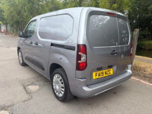 2019 Vauxhall Combo 1.6 Turbo D 2000 Sportive L1 H1 Euro 6 (s/s) 4dr in Grey — image 5